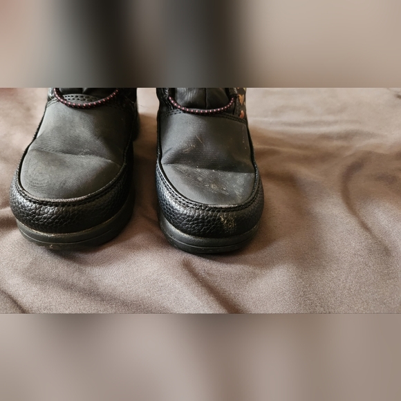 Boots - Picture 4 of 10